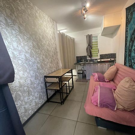 Mobilhome Pour 2 Personnes Ле-Тампон Екстер'єр фото
