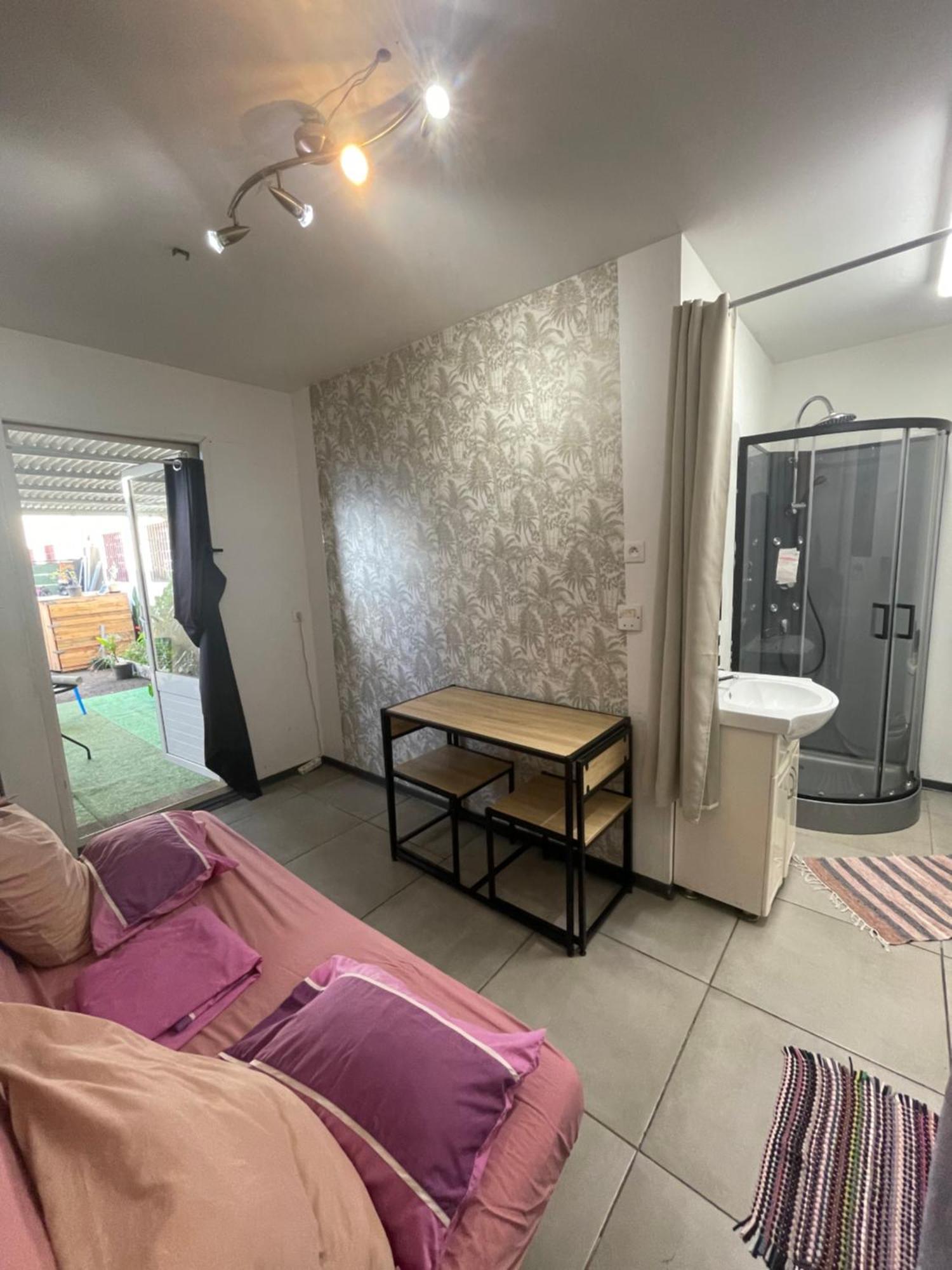 Mobilhome Pour 2 Personnes Ле-Тампон Екстер'єр фото