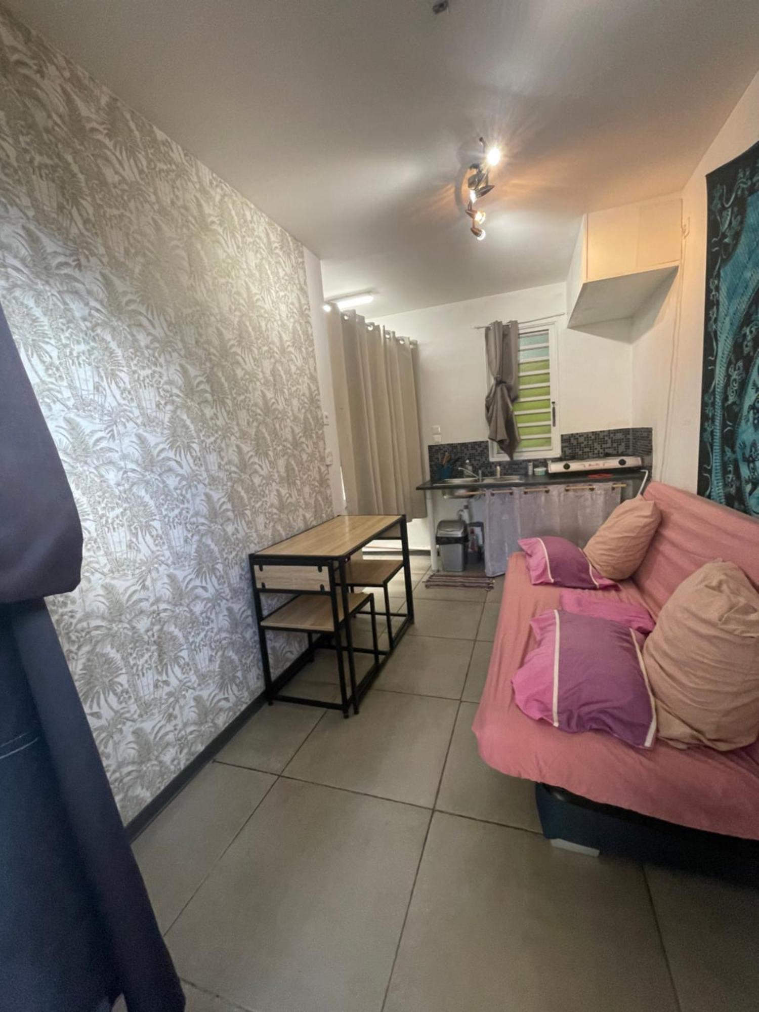 Mobilhome Pour 2 Personnes Ле-Тампон Екстер'єр фото